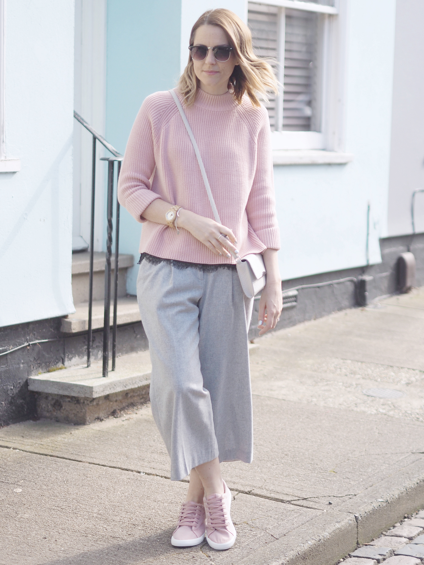 pink-and-grey-outfit
