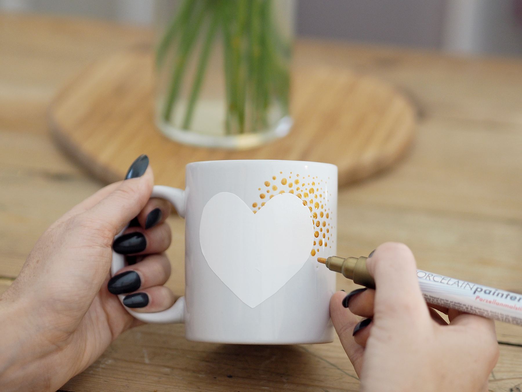easy diy valentines gifts gold heart mug tutorial
