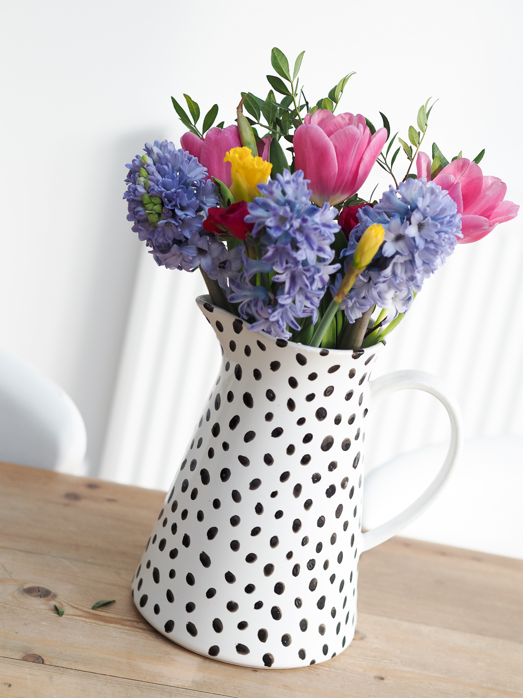 diy spot dalmatian print jug vase