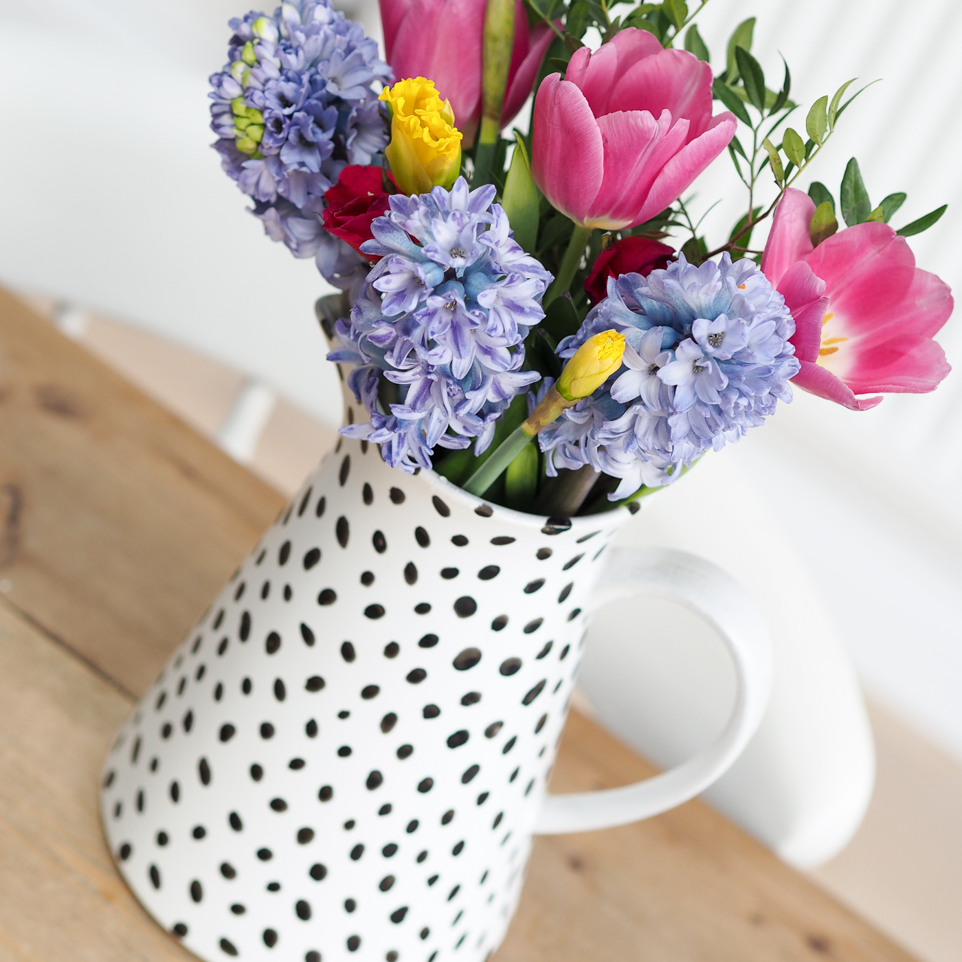 diy spot dalmatian print jug vase