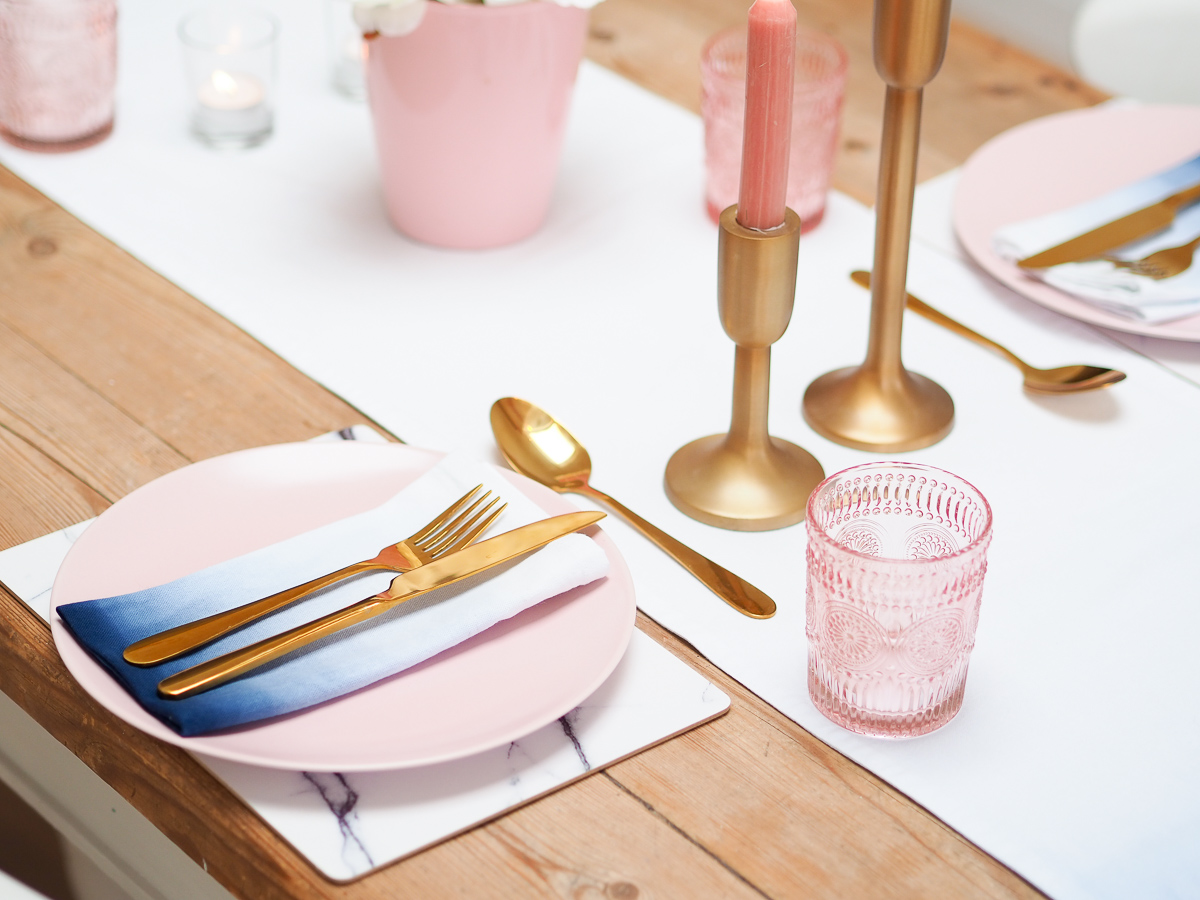 pink and gold table decor with ombre napkins